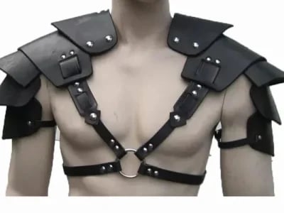 Entdecke kreative Burning Man Outfits von Venga Store für dein legendäres Playa-Erlebnis