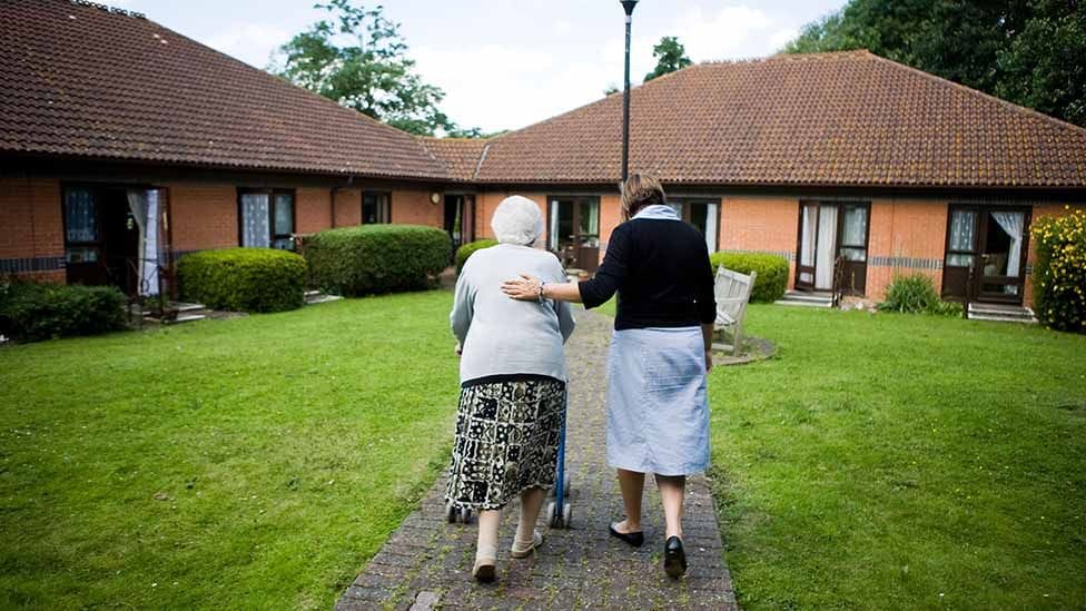 Pflegekraft Stellenangebote Göttingen: Mit Herz und Kompetenz die Pflege unserer Patienten verbessern