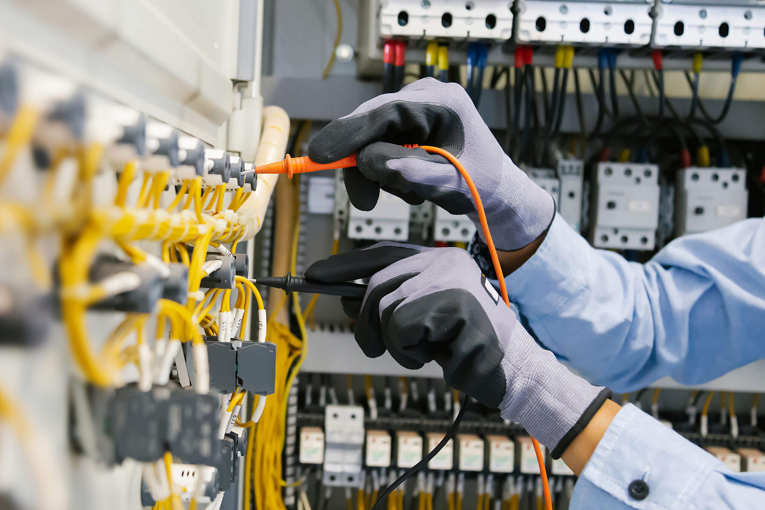Leiterprüfung in Unternehmen: Häufigkeit und Verantwortlichkeiten