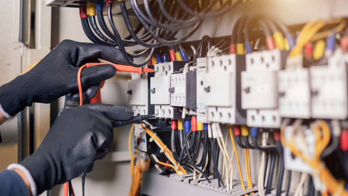 E-Check gemäß DGUV Vorschrift 3 – Pflicht für Unternehmen und öffentliche Einrichtungen