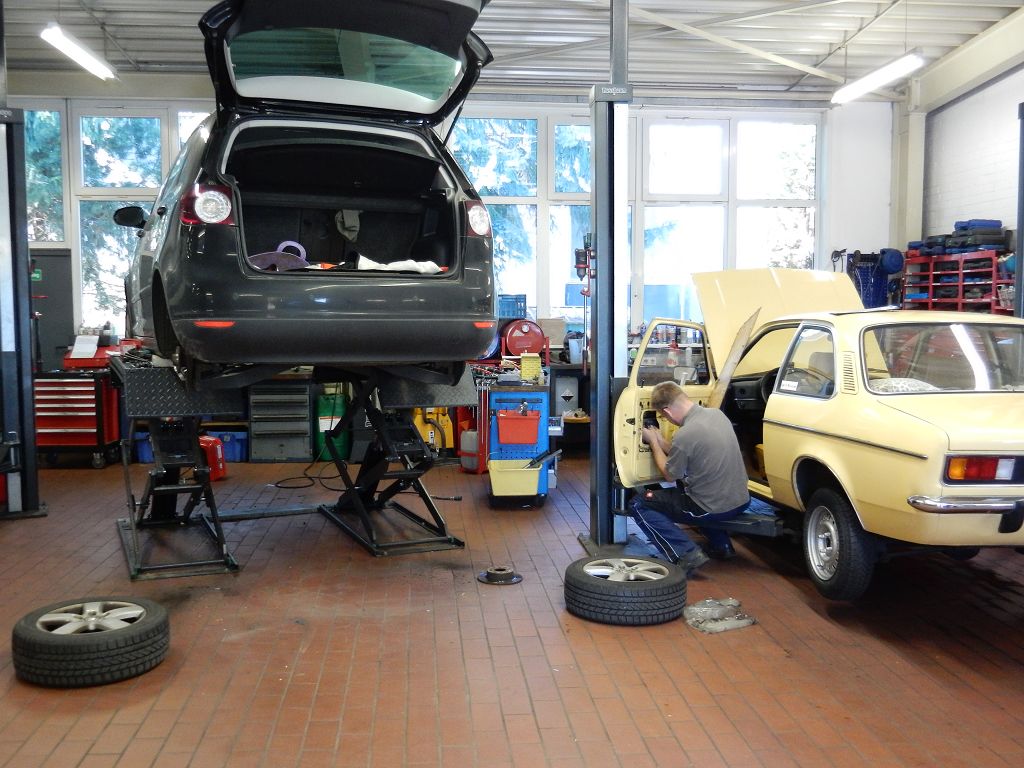 Fachkundige Reparaturen bei einer Autowerkstatt in der Nähe – meister-job zeigt dir den Weg